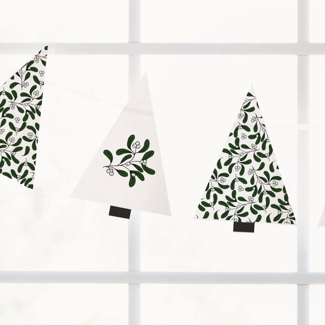 Christmas Tree Garland - Mistletoe