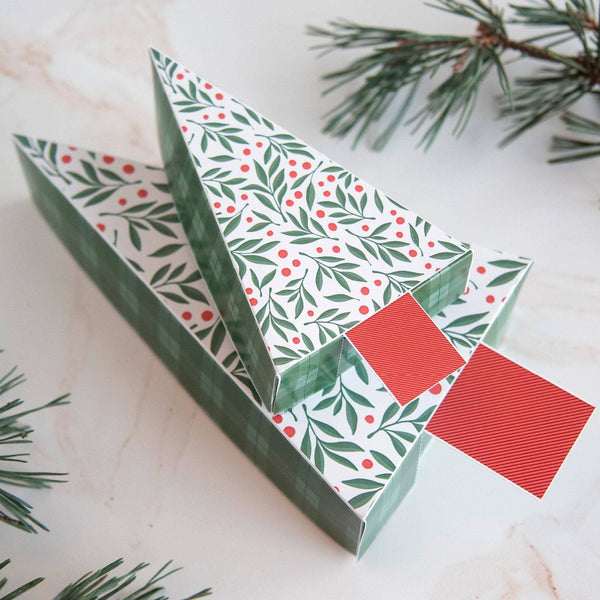 Christmas Tree Gift Box - Leaves and Berries