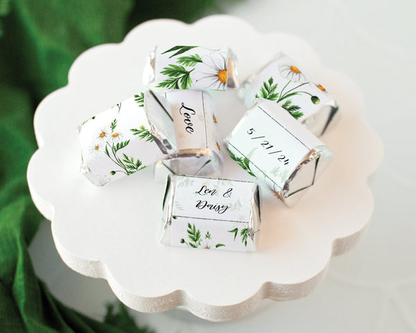 White Daisy Nugget Wrappers - PRINTABLE/fillable PDF download for wrapping Hershey Nugget Chocolate Candy. Print on address label sticker.