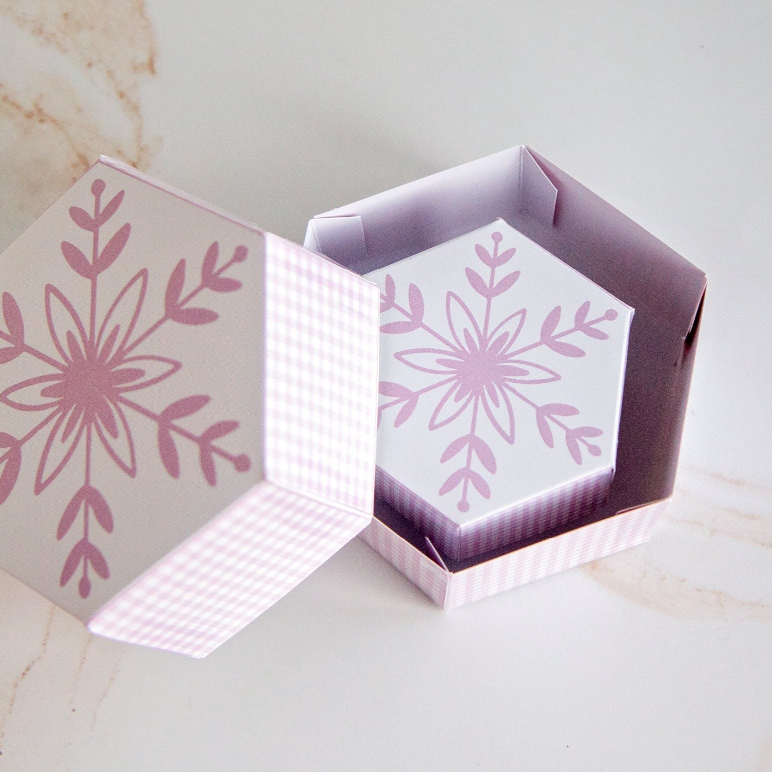 Hexagon Gift Box - Pink Snowflake - Greengate Images